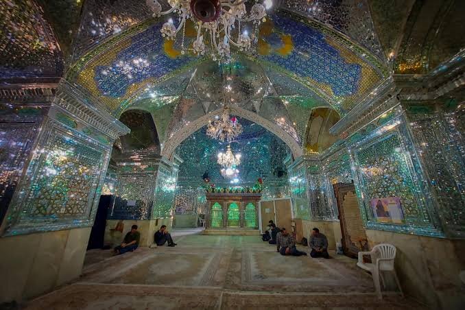 حرم نواده حضرت عباس(ع) در قلب شیراز؛ روایتی از سید تاجالدین غریب(ع)