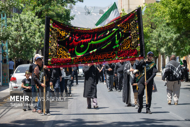 دسته عزاداری دانش‌آموزی تاسوعای حسینی در همدان