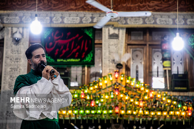 تعزیه‌خوانی روز تاسوعا در تکیه تجریش