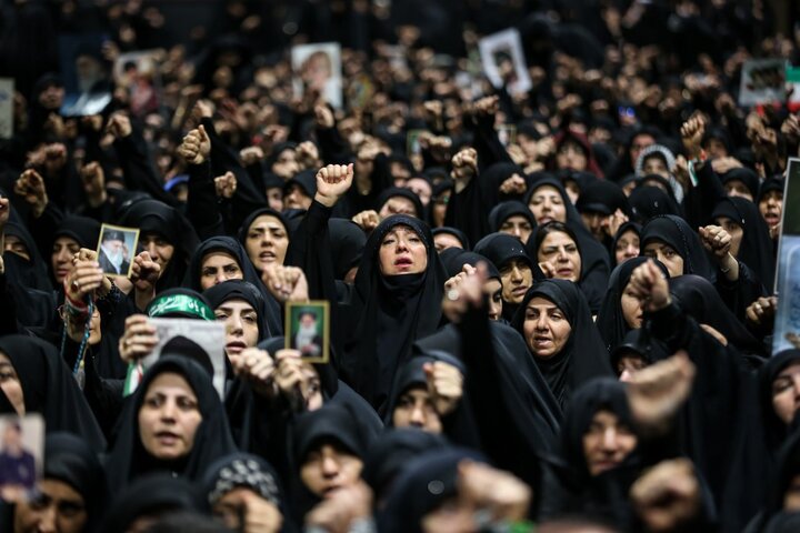 ڕێوڕەسمی تازیەباریی لە شوێنی شەهادەتی ڕێبەری باڵای ئێران