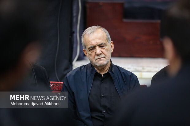 
Ashoura mourning ceremony in Imam Khomeini mausoleum