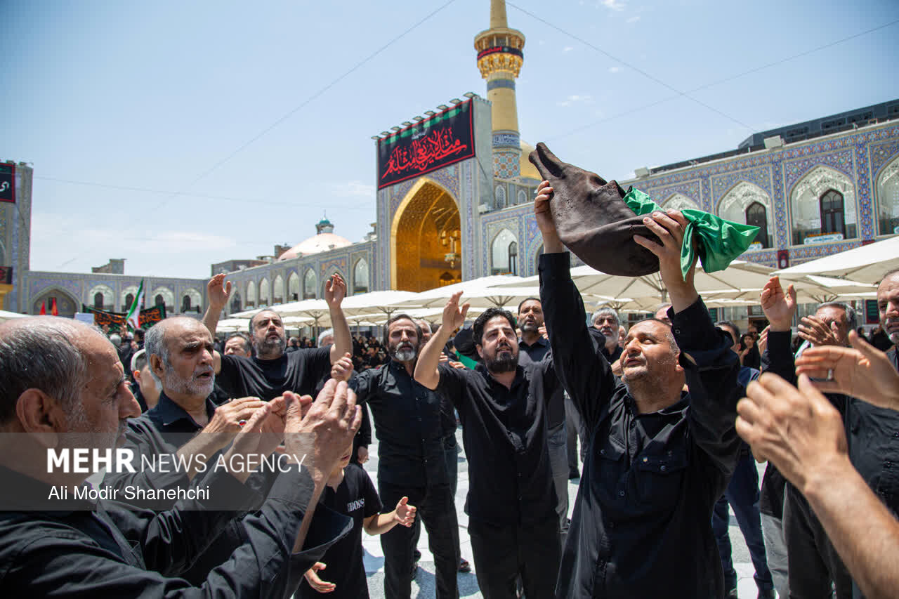 آستان خورشید در سوگ علمدار؛ مشهدالرضا (ع) یکپارچه در ماتم سقای کربلا