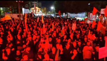 سینه‌زنی عزاداران حسینی بروجرد