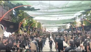 زنجیرزنی عزاداران حسینی در الشتر