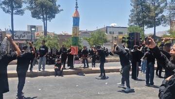 ظهر عاشورا در بیرجند؛ سوگ حسینی در دمای ۴۰ درجه