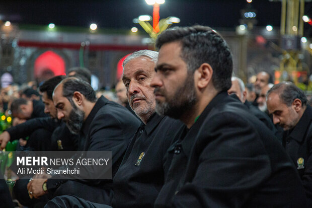 آیین سنتی خطبه‌خوانی شب عاشورای حسینی در حرم مطهر امام رضا(ع)