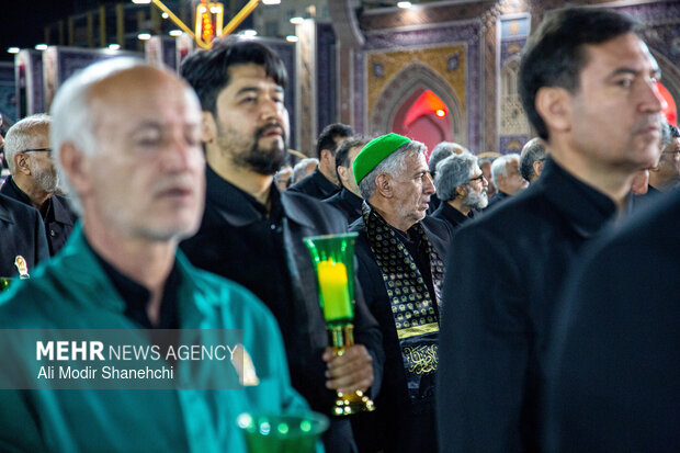 آیین سنتی خطبه‌خوانی شب عاشورای حسینی در حرم مطهر امام رضا(ع)