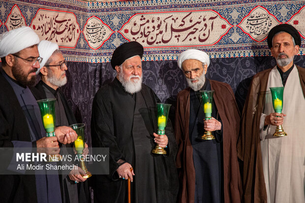 آیین سنتی خطبه‌خوانی شب عاشورای حسینی در حرم مطهر امام رضا(ع)