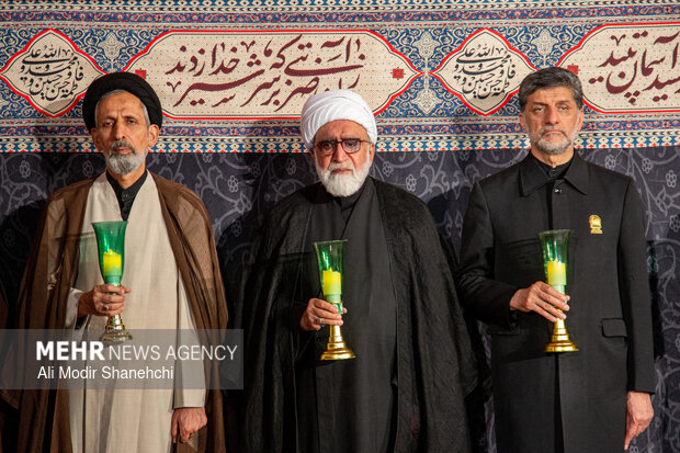 آیین سنتی خطبه‌خوانی شب عاشورای حسینی در حرم مطهر امام رضا(ع)