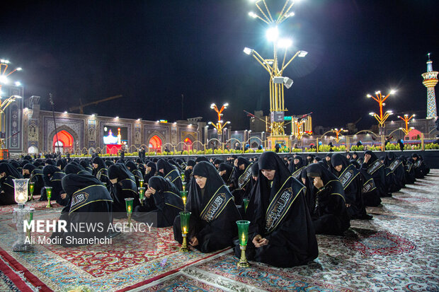 آیین سنتی خطبه‌خوانی شب عاشورای حسینی در حرم مطهر امام رضا(ع)