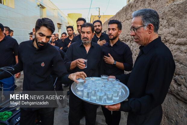 مراسم سنتی «علم برداری» در مهریز