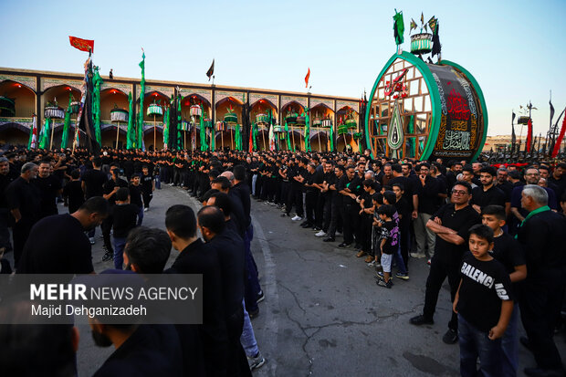 مراسم سنتی «علم برداری» در مهریز