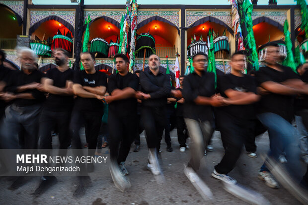 مراسم سنتی «علم برداری» در مهریز