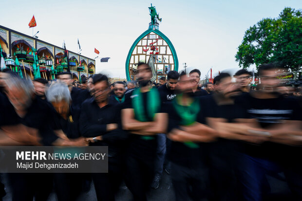 مراسم سنتی «علم برداری» در مهریز