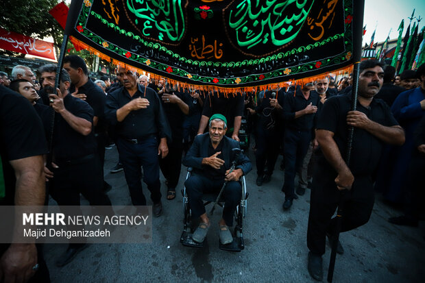 مراسم سنتی «علم برداری» در مهریز