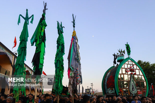 مراسم سنتی «علم برداری» در مهریز