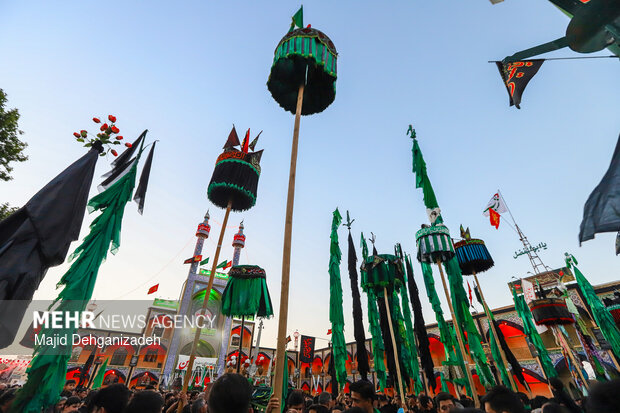 مراسم سنتی «علم برداری» در مهریز