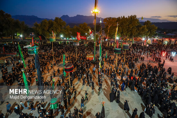 مراسم سنتی «علم برداری» در مهریز