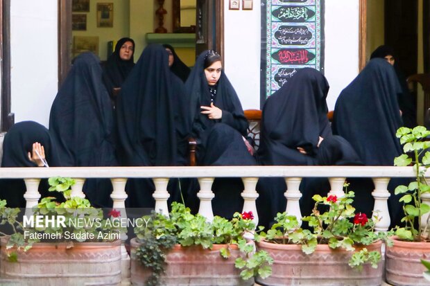 خانههایی که با روضهخوانی زندهاند خانههایی که با روضهخوانی زندهاند