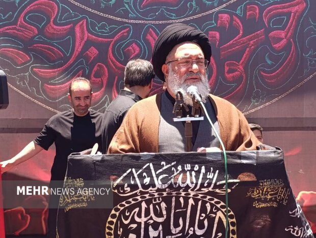 ترویج دین ادامه راه امام حسین(ع)؛اشک بر سیدالشهدا(ع) عبادت است