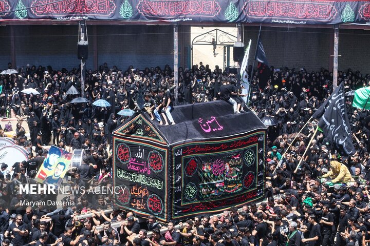 طنین «یا حسین(ع)» در جاجرم؛ عاشقان حسینی در حسینیه بزرگ به سوگ نشستند