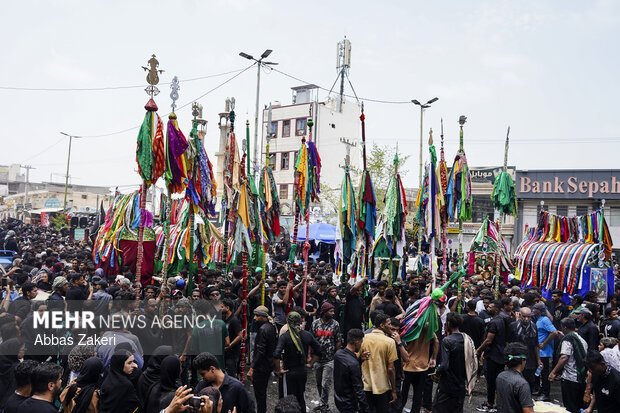 آیین عاشورایی «شیر و کتل» در میناب