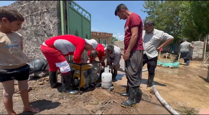امدادرسانی هلال احمر به ۱۱۰ خانوار متاثر از سیل در روستاهای ماکو