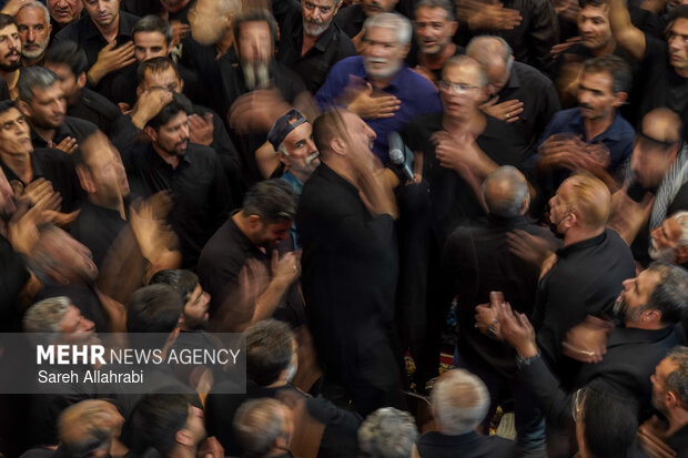 عزاداری ظهر عاشورا در حرم شاهچراغ ع