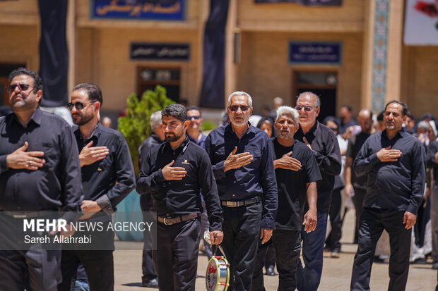 عزاداری ظهر عاشورا در حرم شاهچراغ ع
