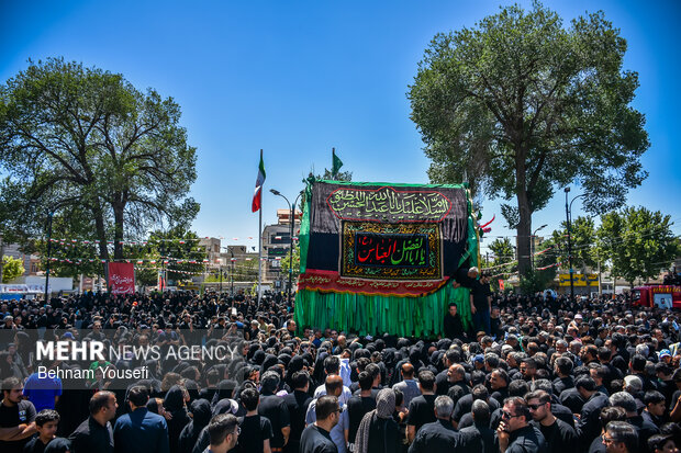 نخل گردانی روز عاشورا در خمین