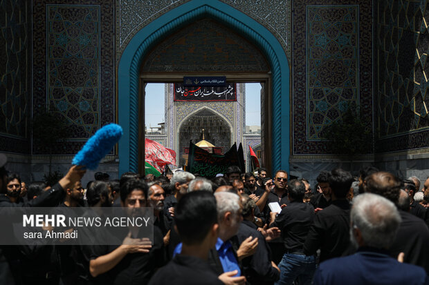 عزاداری عاشورای حسینی در حرم مطهر امام رضا(ع)