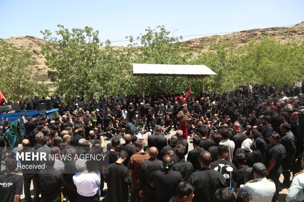 آیین عزاداری روز عاشورا در روستای کرمجگان قم