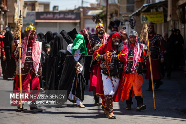 مراسم خیمه سوزان روز عاشورا در قزوین