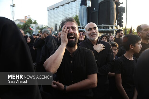 <a href='https://sayeb.ir/tag/%d8%ae%db%8c%d9%85%d9%87-%d8%b3%d9%88%d8%b2%d8%a7%d9%86'></div>خیمه سوزان</a> عصر <a href='https://sayeb.ir/tag/%d8%b9%d8%a7%d8%b4%d9%88%d8%b1%d8%a7'>عاشورا</a> در <a href='https://sayeb.ir/tag/%d9%85%d8%b4%d9%87%d8%af'>مشهد</a>