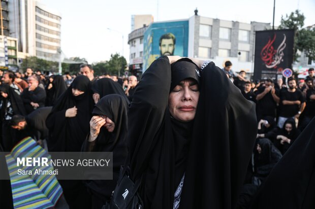 <a href='https://sayeb.ir/tag/%d8%ae%db%8c%d9%85%d9%87-%d8%b3%d9%88%d8%b2%d8%a7%d9%86'></div>خیمه سوزان</a> عصر <a href='https://sayeb.ir/tag/%d8%b9%d8%a7%d8%b4%d9%88%d8%b1%d8%a7'>عاشورا</a> در <a href='https://sayeb.ir/tag/%d9%85%d8%b4%d9%87%d8%af'>مشهد</a>