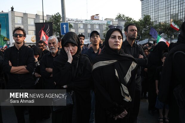<a href='https://sayeb.ir/tag/%d8%ae%db%8c%d9%85%d9%87-%d8%b3%d9%88%d8%b2%d8%a7%d9%86'></div>خیمه سوزان</a> عصر <a href='https://sayeb.ir/tag/%d8%b9%d8%a7%d8%b4%d9%88%d8%b1%d8%a7'>عاشورا</a> در <a href='https://sayeb.ir/tag/%d9%85%d8%b4%d9%87%d8%af'>مشهد</a>