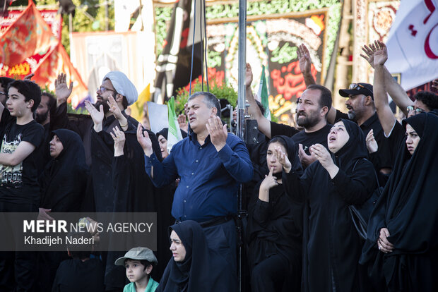 اجتماع بزرگ عاشورایی «یوم الحسین (ع)» در <a href='https://sayeb.ir/tag/%d8%a7%d8%b5%d9%81%d9%87%d8%a7%d9%86'></div>اصفهان</a>