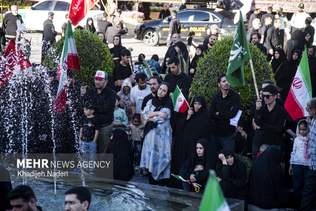 اجتماع بزرگ عاشورایی «یوم الحسین (ع)» در <a href='https://sayeb.ir/tag/%d8%a7%d8%b5%d9%81%d9%87%d8%a7%d9%86'></div>اصفهان</a>
