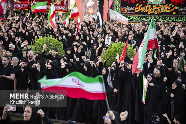 اجتماع بزرگ عاشورایی «یوم الحسین (ع)» در <a href='https://sayeb.ir/tag/%d8%a7%d8%b5%d9%81%d9%87%d8%a7%d9%86'></div>اصفهان</a>