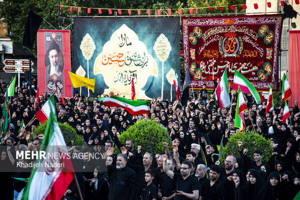 اجتماع بزرگ عاشورایی «یوم الحسین (ع)» در <a href='https://sayeb.ir/tag/%d8%a7%d8%b5%d9%81%d9%87%d8%a7%d9%86'></div>اصفهان</a>