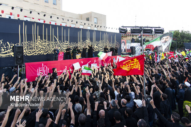 اجتماع بزرگ عاشورایی «یوم الحسین (ع)» در <a href='https://sayeb.ir/tag/%d8%a7%d8%b5%d9%81%d9%87%d8%a7%d9%86'></div>اصفهان</a>