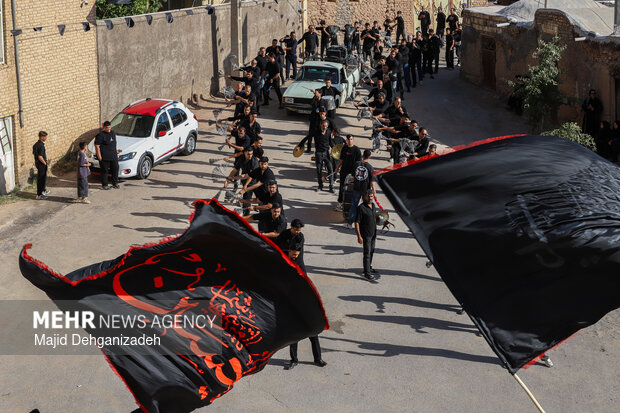 طولانی ترین نخل برداری روز <a href='https://sayeb.ir/tag/%d8%b9%d8%a7%d8%b4%d9%88%d8%b1%d8%a7'></div>عاشورا</a> در روستای سعیدآباد پیشکوه <a href='https://sayeb.ir/tag/%db%8c%d8%b2%d8%af'>یزد</a>