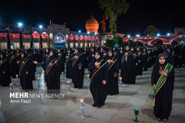 لاله گردانی شام غریبان در حرم شاهچراغ (ع)