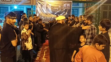 مارگون در سوگ کربلا؛ شمع‌های شام غریبان روشن شد
