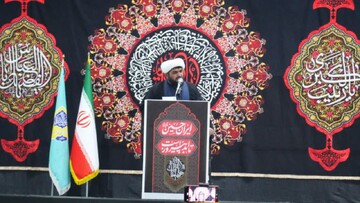 مذاکره در سایه تهدید آمریکا پیام ضعف به دشمن مخابره می‌کند