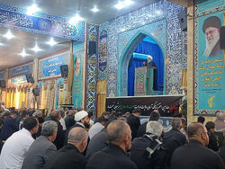 امام جمعه بوشهر: مسئولان برای مهار گرانی با تمام ظرفیت وارد میدان شوند
