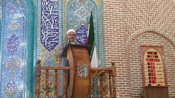 امام جمعه سردشت: فاجعه شیمیایی سردشت نباید به فراموشی سپرده شود