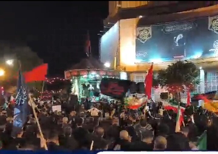 حماسه خوانی در اجتماع شبانه مردم کرمانشاه در شام غریبان حسینی
