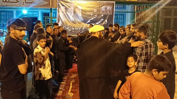 مارگون در سوگ کربلا؛ شمعهای شام غریبان روشن شد مارگون در سوگ کربلا؛ شمعهای شام غریبان روشن شد