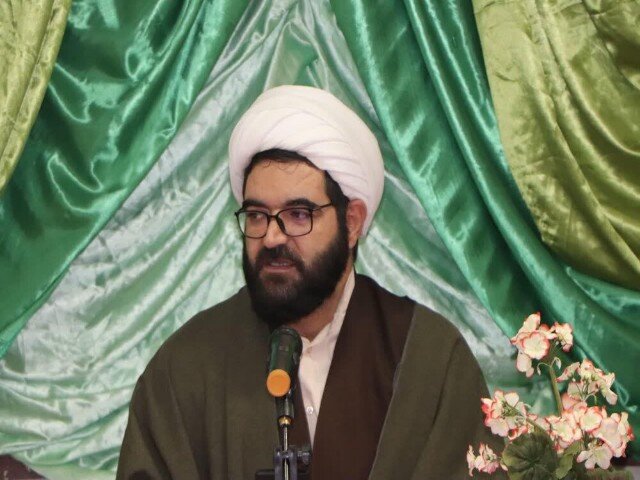 امام جمعه قروه: عاشورا نتیجه فاصله گرفتن جامعه از ولی خدا بود